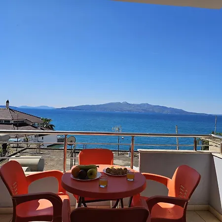 Apartment In Saranda By The Ionian Sea شقة *