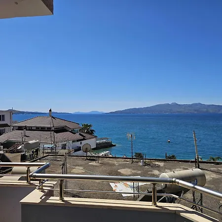 Apartment In Saranda By The Ionian Sea شقة *