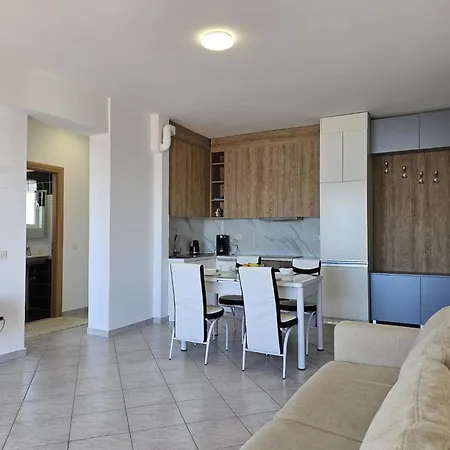 Apartment In Saranda By The Ionian Sea ساراندا