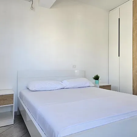 Apartment In Saranda By The Ionian Sea ساراندا