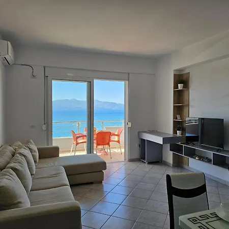 Apartment In Saranda By The Ionian Sea شقة *